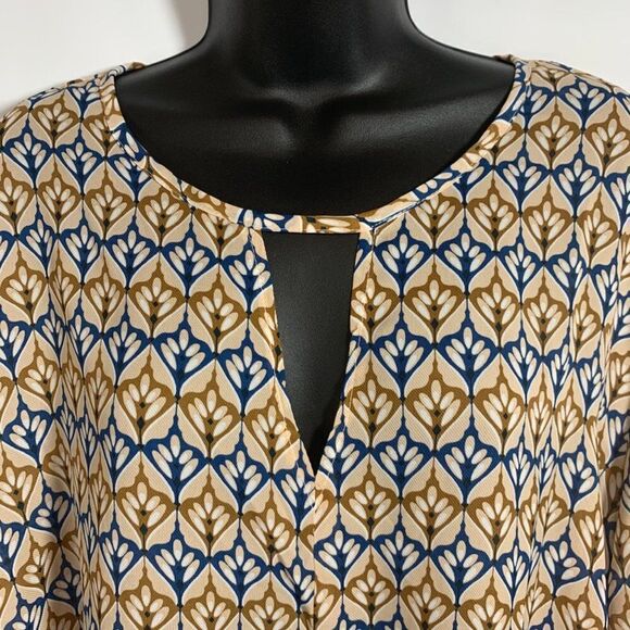 Weekend Suzanne Betro Abstract Key Hole Bell Sleeve Tunic - Picture 2 of 15